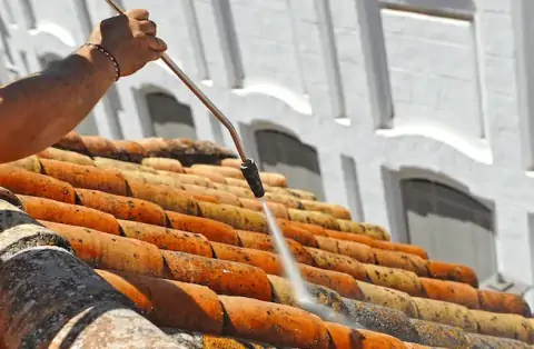 Nettoyage de toitures - Montfaucon